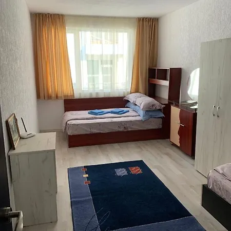 شقة Aleksandria Apartments