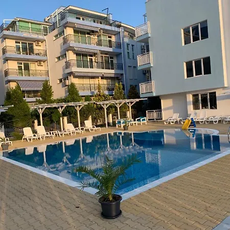 Aleksandria Apartments شقة