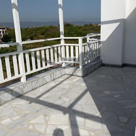 شقة Aleksandria Apartments *