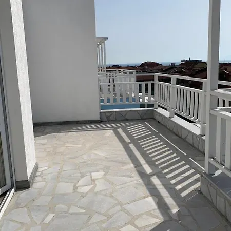 Aleksandria Apartments نيسيبار